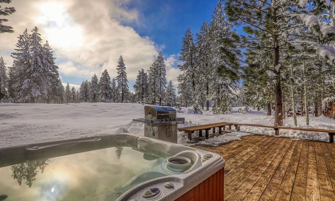 Truckee Cabin | Luxe Cabin with 5 Star Amenities!!