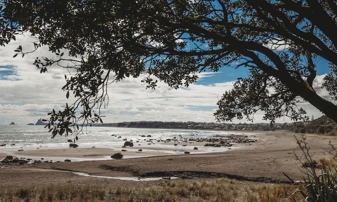 Kaitake House | WHAREPUNI OAKURA RETREAT
