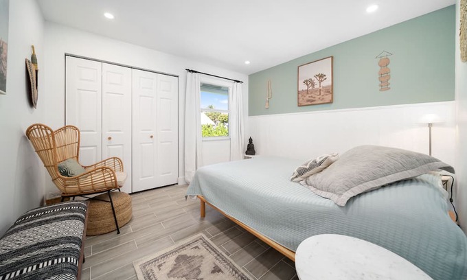 Tropic Palms House | Beautiful Oasis on Canal, Minutes from the Beach!