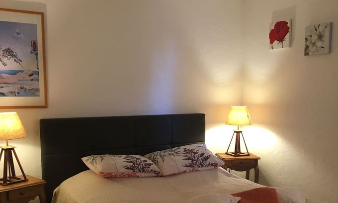 Merindol House | Family home for vacation