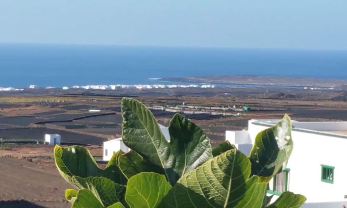 Tinajo House | Casa Candela quiet and good views