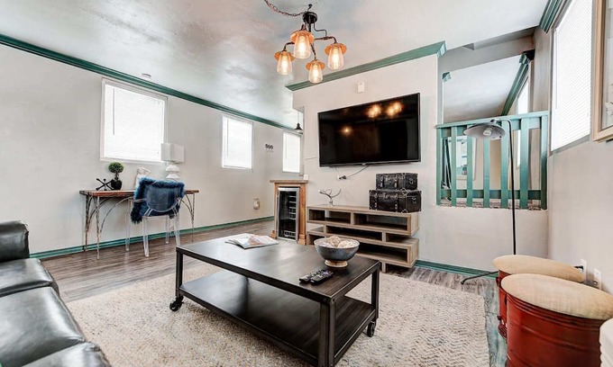 Central Oklahoma City House | Indie Escape-2 in 1- stone’s throw to the Plaza