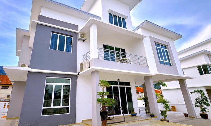 Kampung Pokok Asam Villa | Spacious Villa ❃ 3 floors/6br/6.5ba