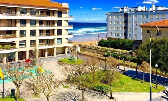 Zarautz House | Central apartment 50m from the beach