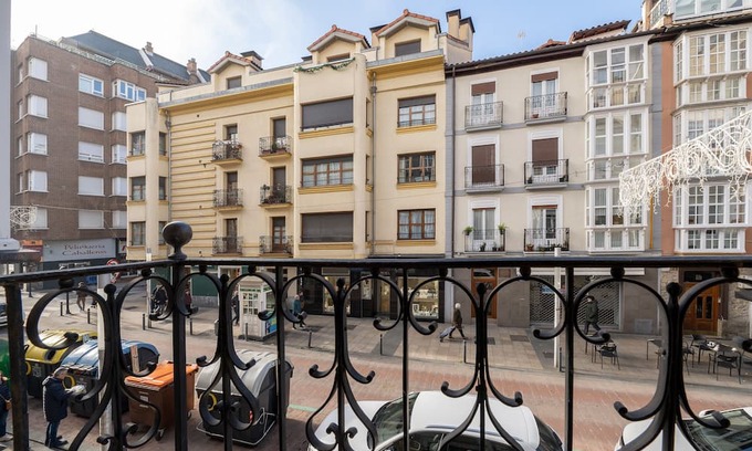 Ensanche Apartment | Dolce Vita Centro. Tourist apartment, free parking.