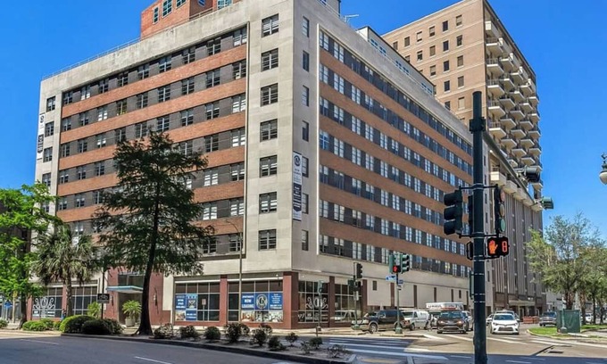 Central Business District Hotel | California Building