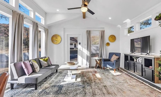 Owens Cross Roads House | Byrd 2 Green Mountain Getaway