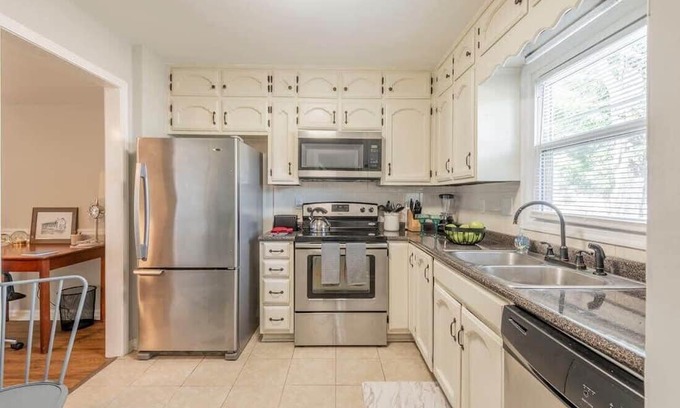 Huntsville House | Jade Rocket City Retreat