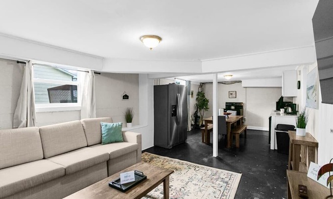 Birmingham House | Dugan Ave Unit B