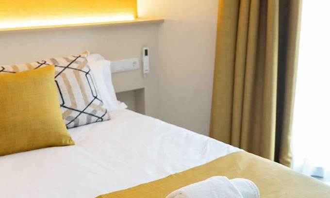 Distrito Centro-Casco-Antiguo Resort | Qazris Suites
