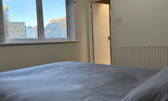 Canonbury Apartment | Central 2bed Apartment-sleeps 4, Pets Ok & Balcony
