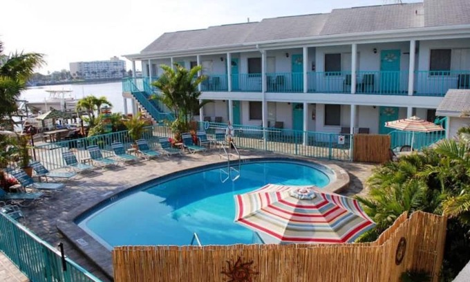 Bay Esplanade Apartment | Cinco Palms Clearwater Beach Florida