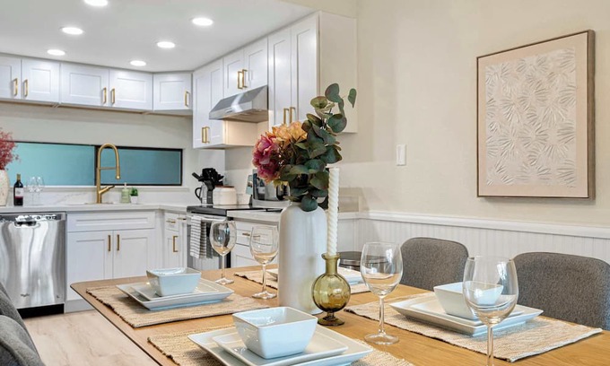 Bridle Trails Cottage | @marbella Lane-cozy Luxury Townhome Near Microsoft
