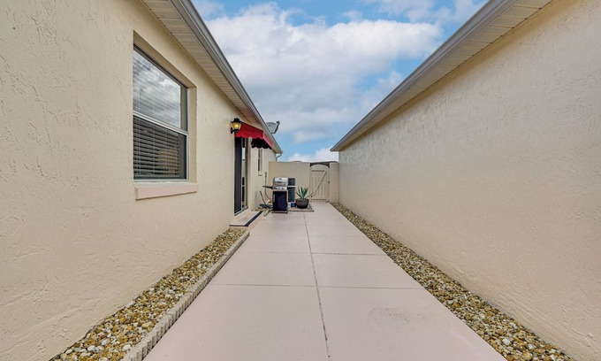 Lady Lake Cottage | Renovated Villa Btwn Lake Sumter & Spanish Springs