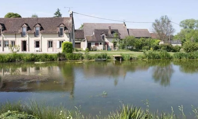 Saint-Fargeau House | holistica