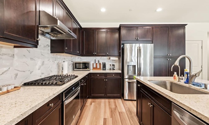 Ontario House | Comfort Style Home Near the Airport