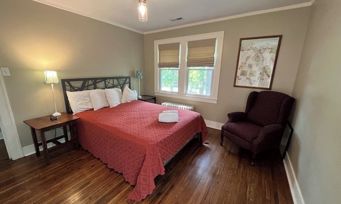 Columbia House | Historic Old Southwest Neighborhood Sanctuary