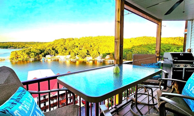 Camdenton Condo | Amazing view in this 2 bedroom gem near Ha Ha Tonka State Park & Old Kinderhook