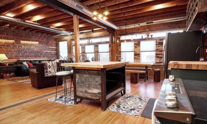 Oconto House | Unique upstairs loft w/industrial design, 3 bed 2 full baths in downtown Oconto