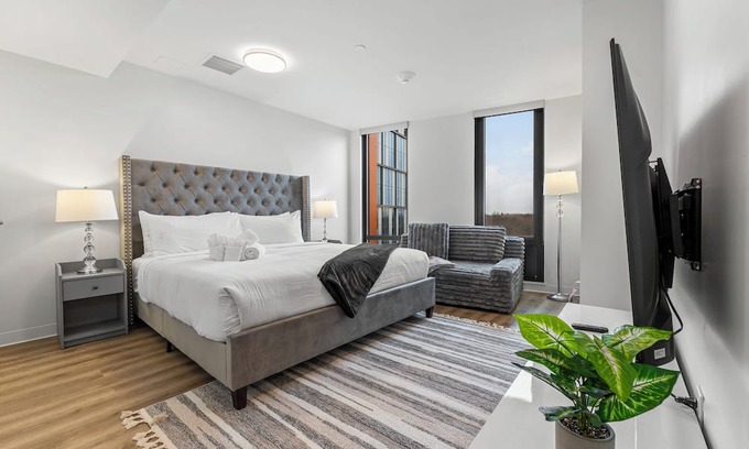 Lower Allston Apartment | Luxury Studio near Harvard 0896
