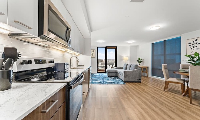 Lower Allston Apartment | Luxury 1BR near Harvard 8920