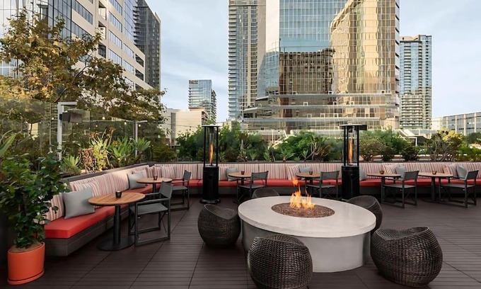 Columbia House | Luxurious Room Near the Gaslamp Quarter – Perfect for Art Lovers