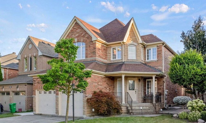 Churchill Meadows Apartment | Beautiful Bassinger - Suite 2