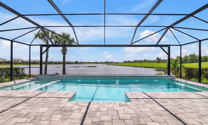 Rural Estates House | Golfers Lake Home