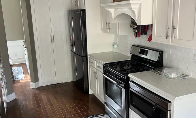 Dallas House | Charming 1-bedroom house in lovely Dallas with AC, WiFi
