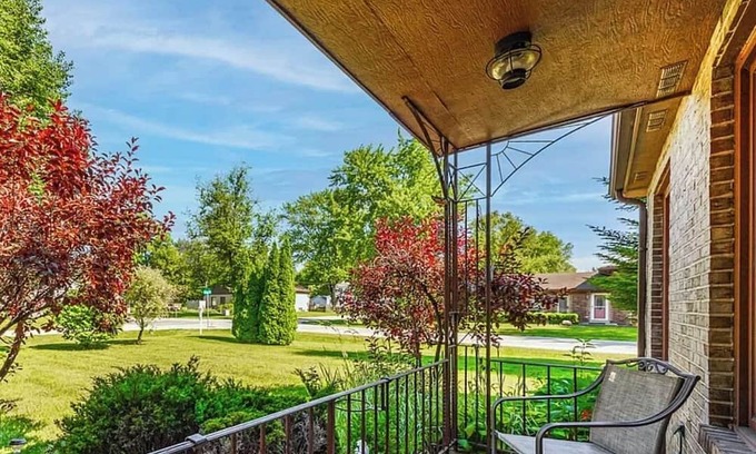 East Hazel Crest House | Charming 3-bedroom home with WiFi & AC in quiet East Hazel Crest. Near Casino.