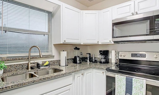 Lake Mann Estates House | 2BR Retreat: Close to Attractions & Free Parking!