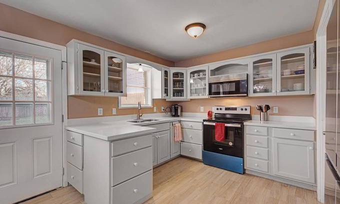 Bay Area House | Cute and Cozy 3-2-1 home in Corpus Christi in Great Area next to the Mall!