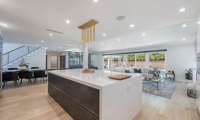 Granada Hills North House | ৎ୭ Gunther Luxurious Abodeৎ୭