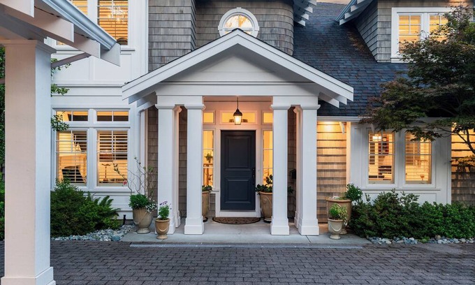 Oak Bay House | Uplands Family Home