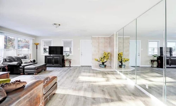 Egg Harbor Township House | Suburban Retreat for 16!