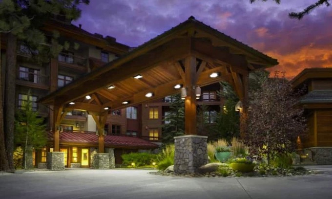 South Lake Tahoe Resort | Marriott Grand Residence Resort Villa Home @ South Lake Tahoe, Heavenly Village