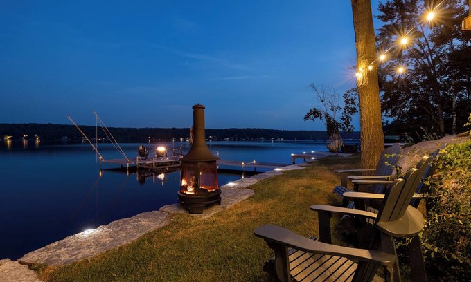 Trent Lakes Cottage | Relaxing Waterfront Oasis – Lakehouse on the Rocks