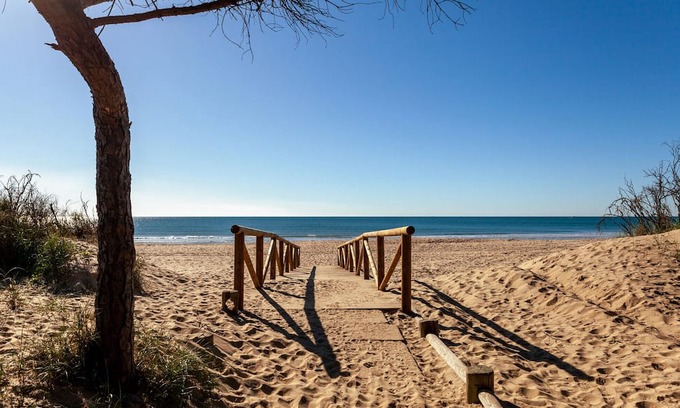 Isla Cristina Apartment | Enjoy a wonderful holiday by the sea in this holiday apartment.