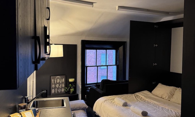 Grand Canal Dock Apartment | Luxury Suite in City Centre with View