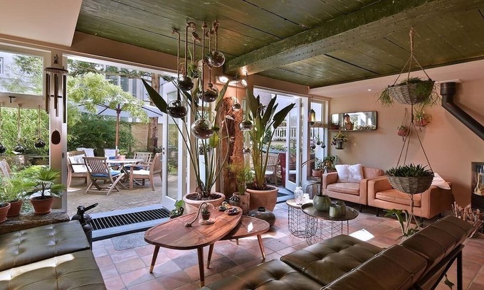 Grachtengordel-West Apartment | Modern Living Redefined Discover Your Perfect Urban Escape