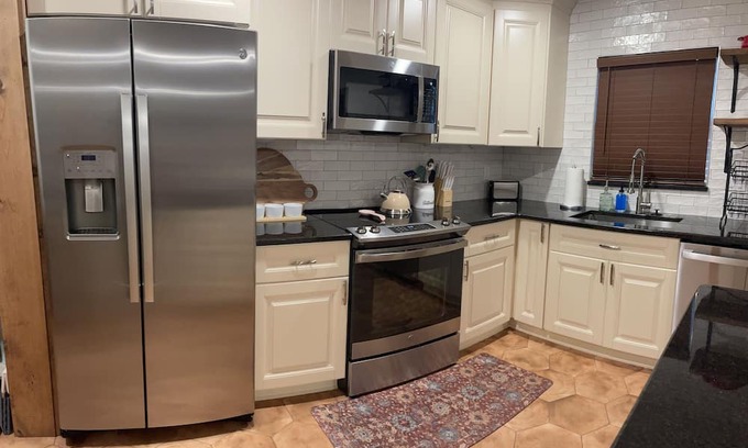 Brooksville House | 2-bedroom townhome in charming Brooksville with AC, WiFi. Enjoy your stay