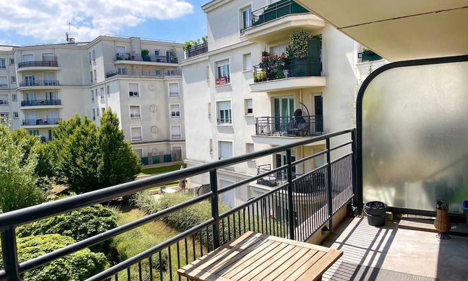 Le Bourget Apartment | Homerez - Apt. in Le Bourget - Parking