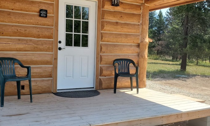 Trout Creek Cabin | Delightful log cabin in Trout Creek