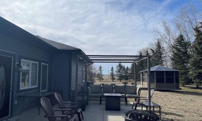 Calgary House | Wellness and Event Centre