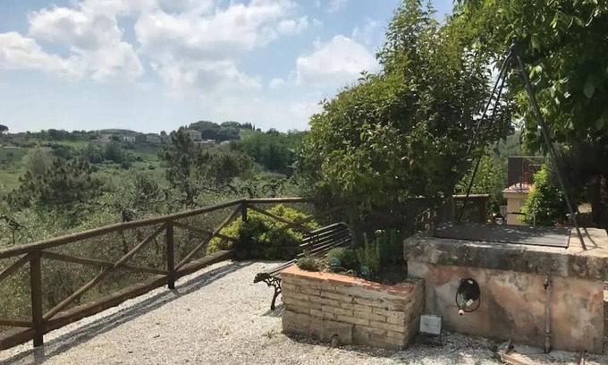 Lari Apartment | Tuscan 2 Bed Tower Apartment shared infinity pool & good cooking facilities