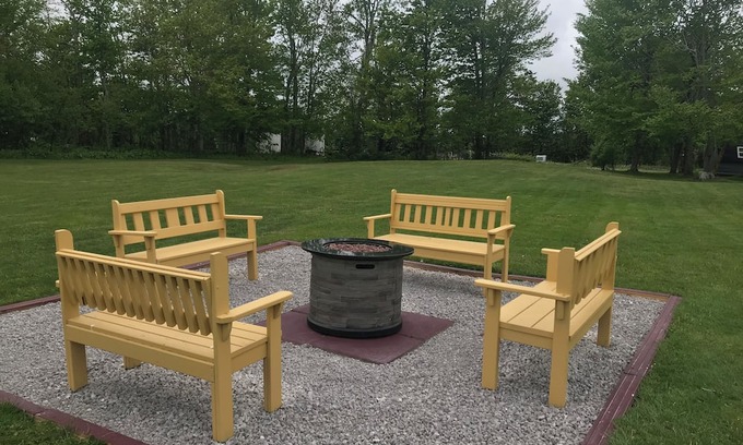 Charlottetown Apartment | Country setting in Charlottetown. Minutes from shops and restaurants