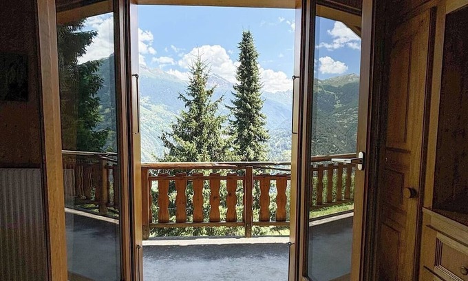 Heremence Ski Chalet | Chalet La Madelon - Ideal for large families