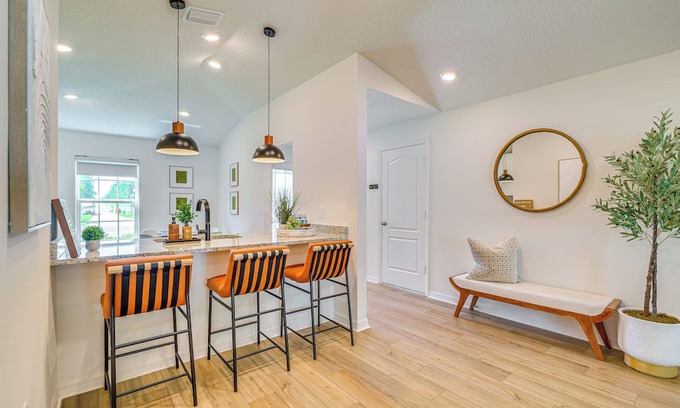 Ocala House | Modern Ocala Retreat - 24 Mi to Rainbow Springs!