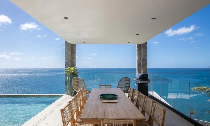 Zona Hotelera Villa | Mansion with everything included Yacht, chef, cleaning, transportation and more