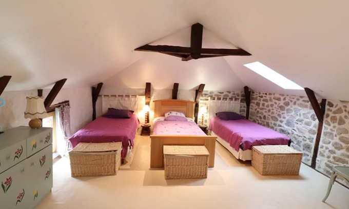 Le Rouget-Pers Cottage | Gite Le Rouget-Pers-Pers, 3 bedrooms, 8 persons
